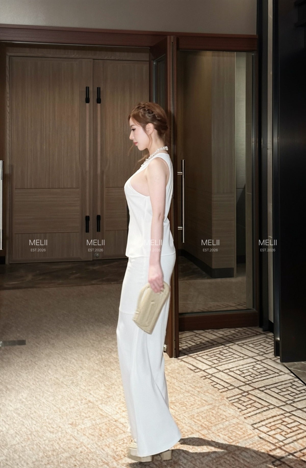 MELII Celeste pearl silk set in white, side view