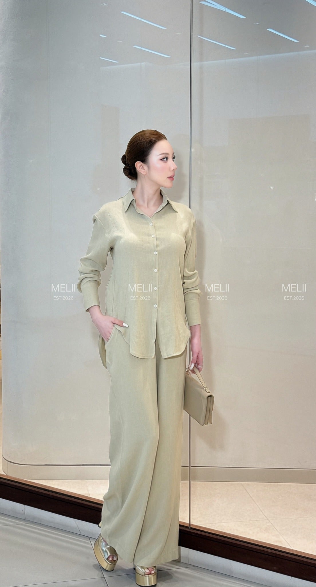 Liora Premium Linen Set in Natural Oat, alternate real model view
