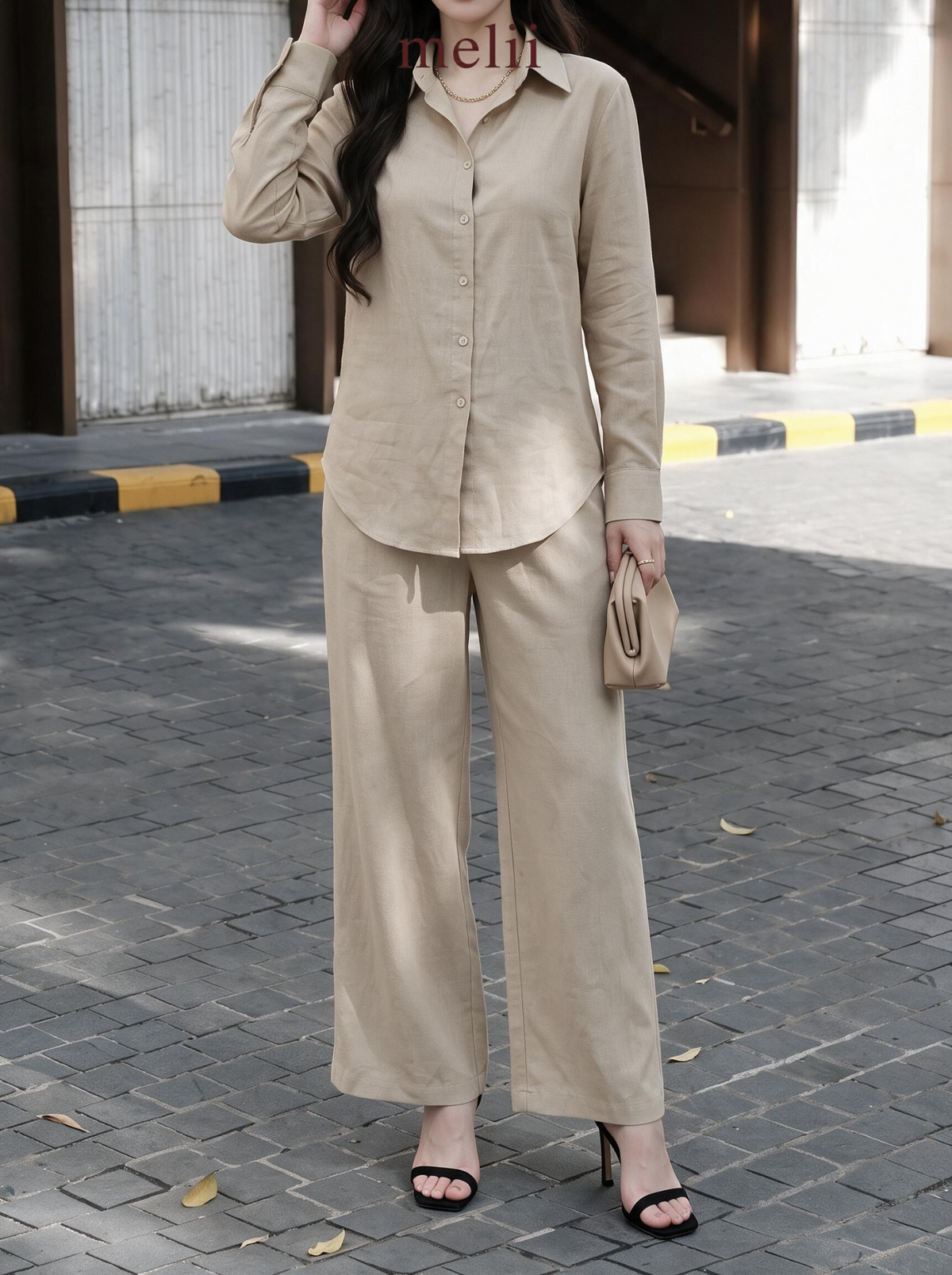 Liora Premium Linen Set in Natural Oat, detail model view