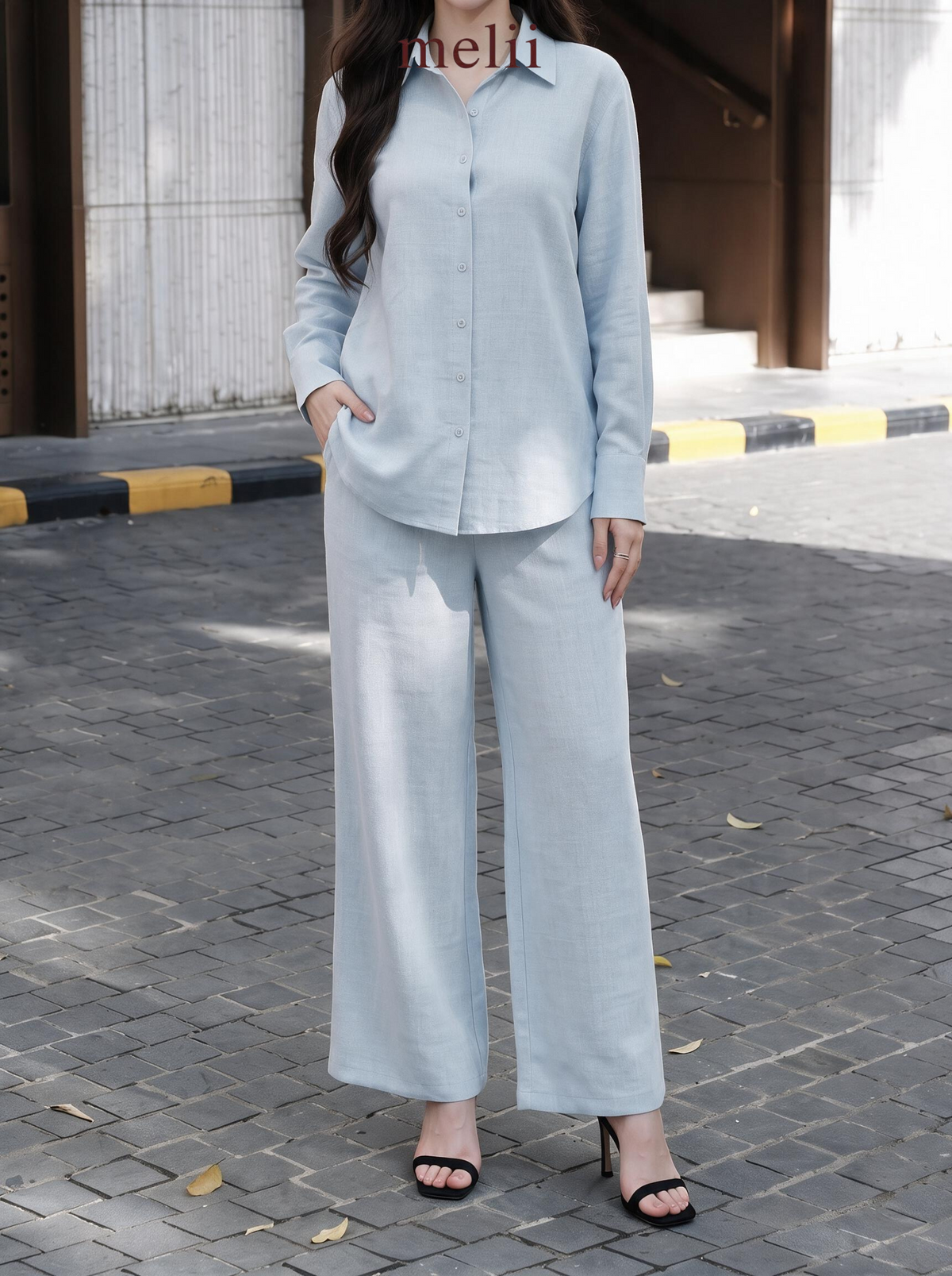 Liora Premium Linen Set in Powder Blue, detail model view